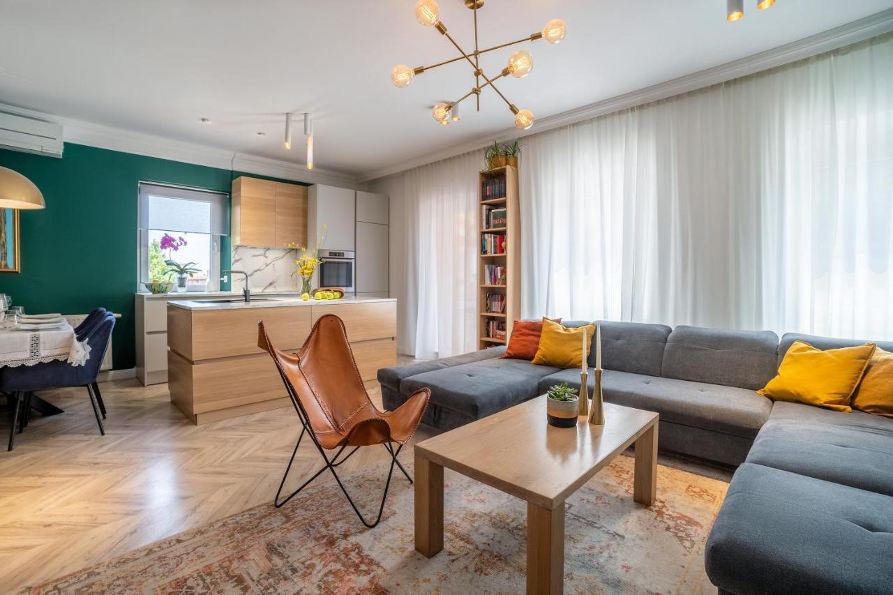 Great Location-luxury +free Parking Apartment Pula